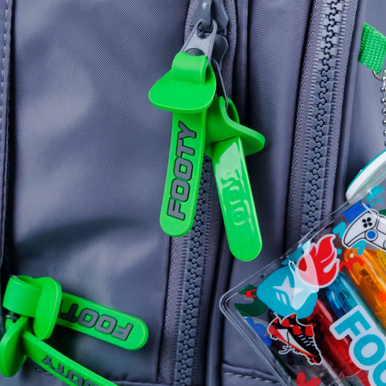 Mochila Escolar Footy 2026 Color Line Gris con Carro 18" Art.F26431